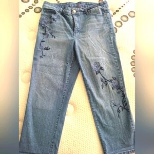 Embroidered Capri Jeans